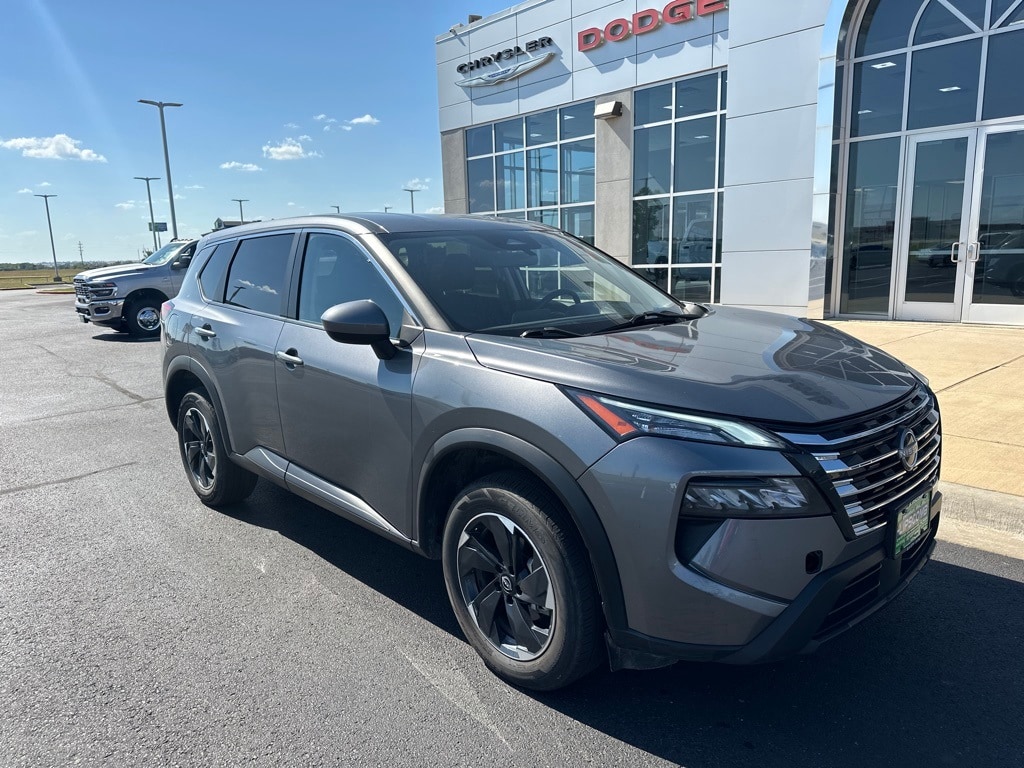 Used 2024 Nissan Rogue SV SUV