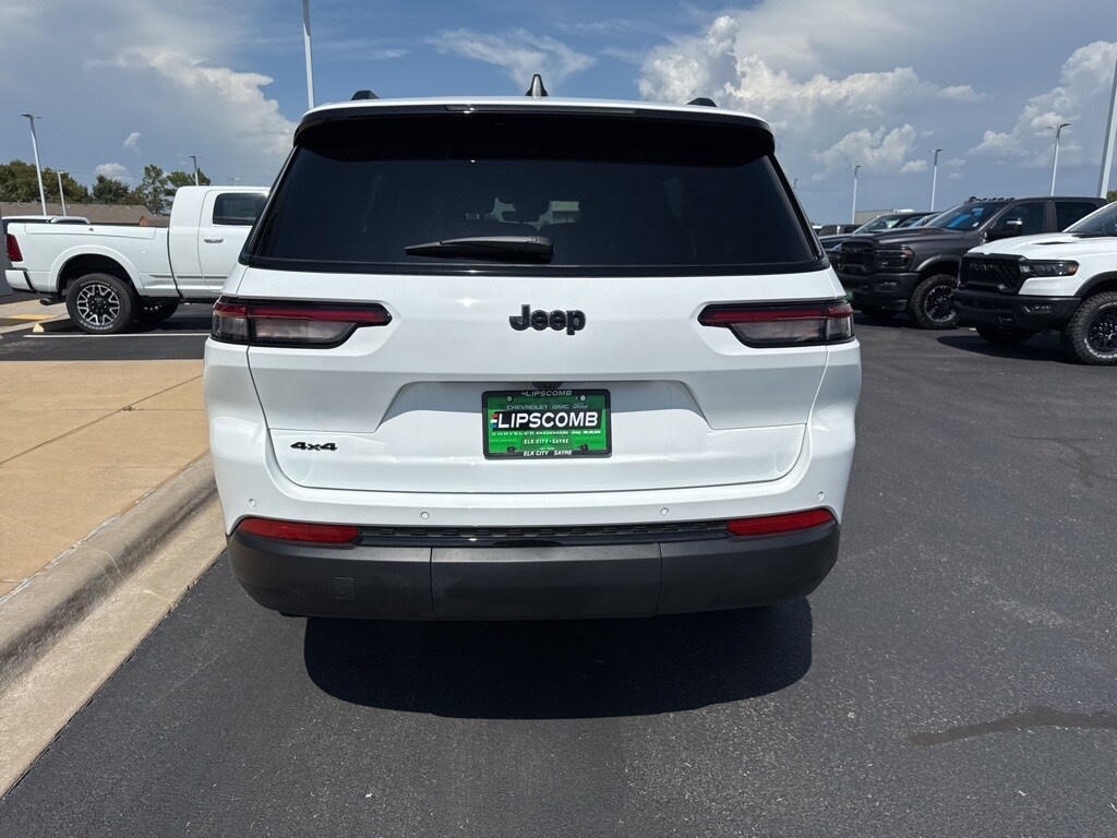 2025 Jeep Grand Cherokee Altitude photo 4