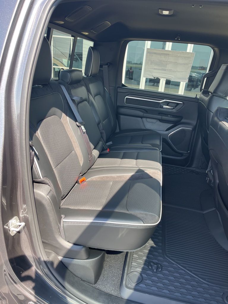 2026 RAM 1500 Laramie - Photo 17