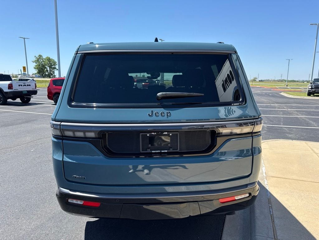 New 2026 Jeep Grand Wagoneer Limited Altitude Sport Utility