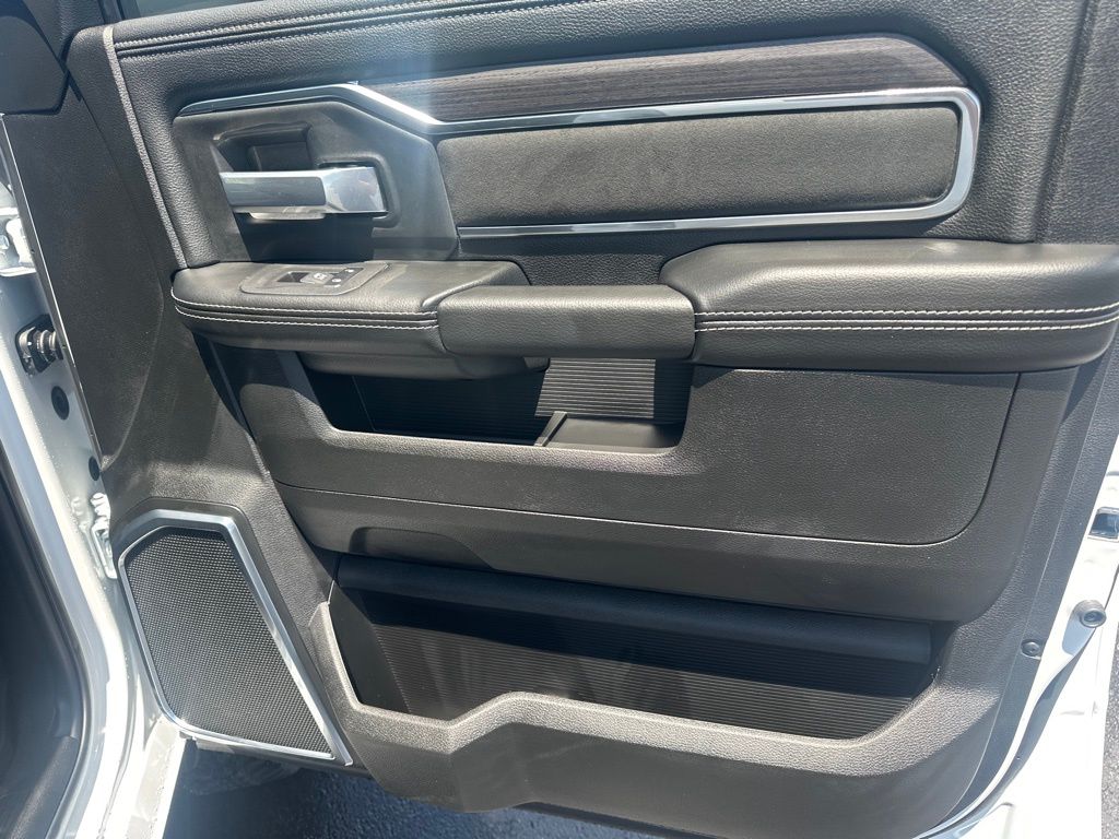 2025 RAM 2500 Laramie - Photo 11