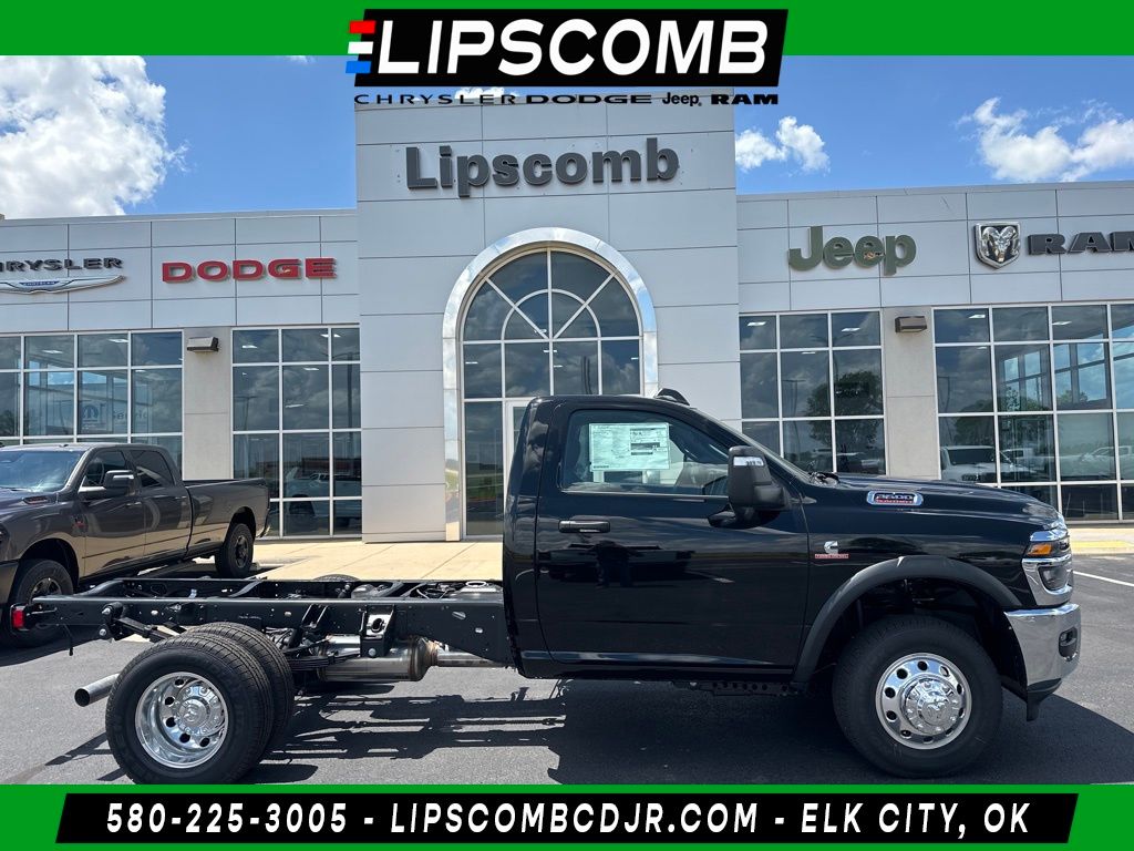 Diamond Black Crystal Pearlcoat 2025 RAM 3500 Chassis Tradesman Regular Cab DRW RWD Pickup Truck 4X2 8-Speed Automatic