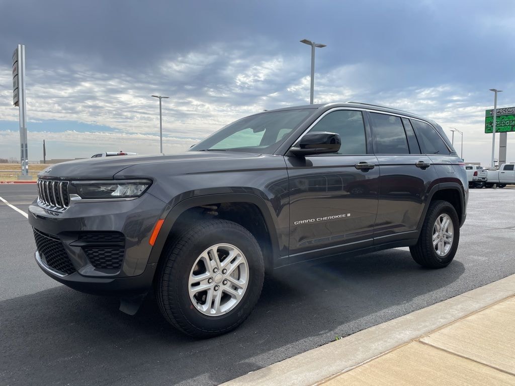 New 2025 Jeep Grand Cherokee Laredo Sport Utility
