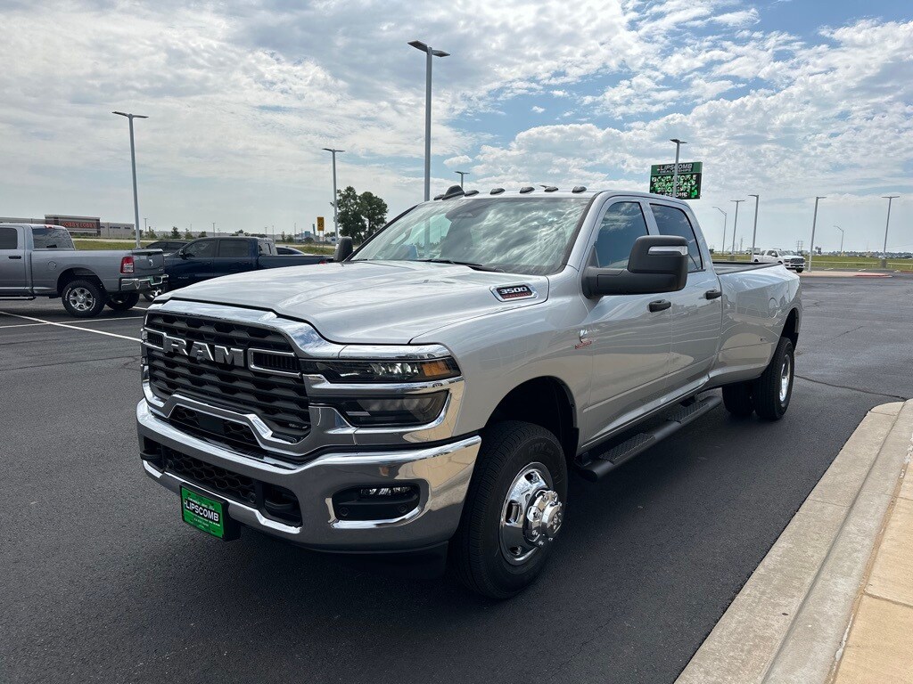 2026 Ram 3500 Tradesman photo 4