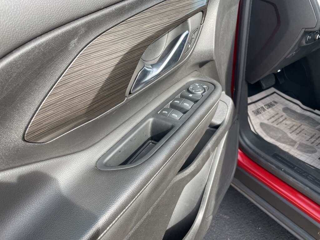 2024 Gmc Terrain SLE photo 3