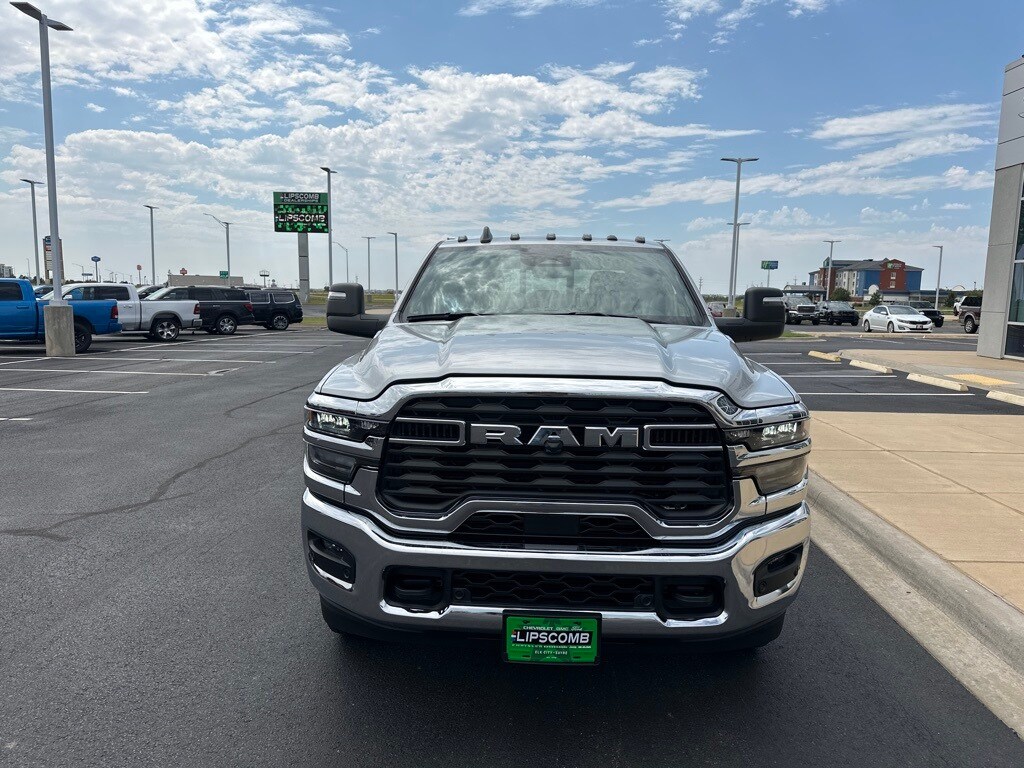 2026 Ram 3500 Tradesman photo 3
