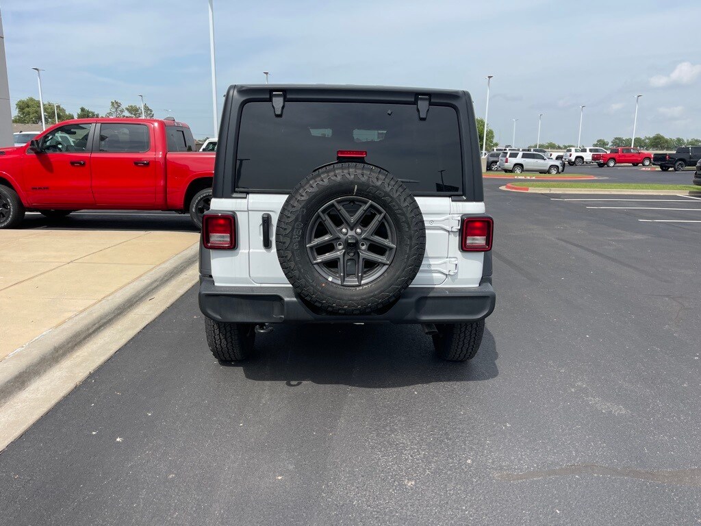 2025 Jeep Wrangler Sport S photo 4