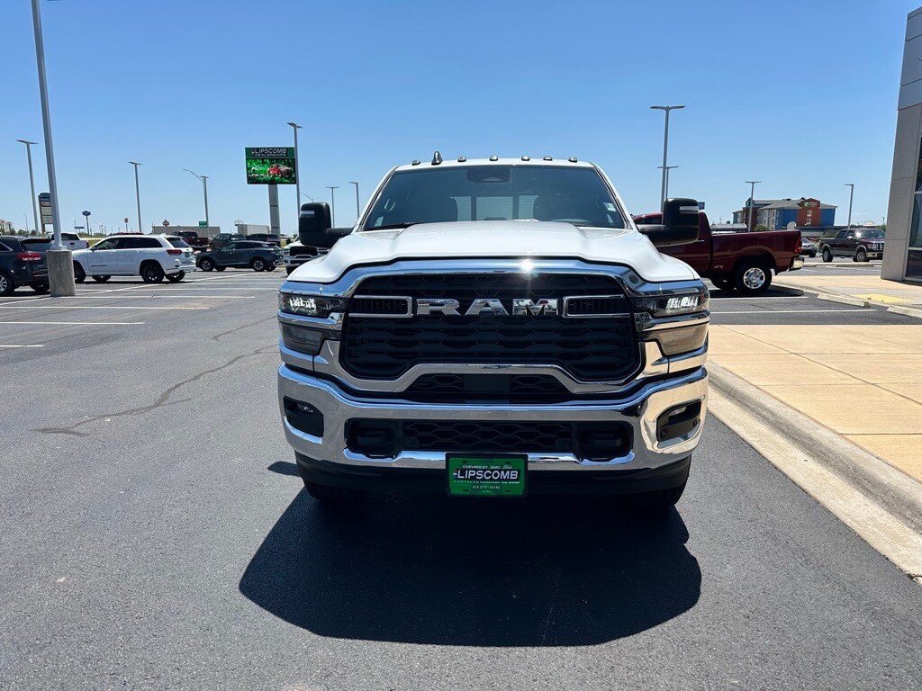 2025 Ram 3500 Tradesman photo 3