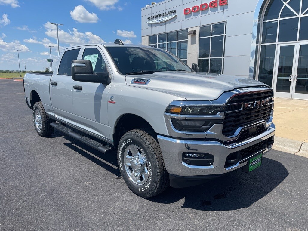 2025 Ram 2500 Tradesman photo 2