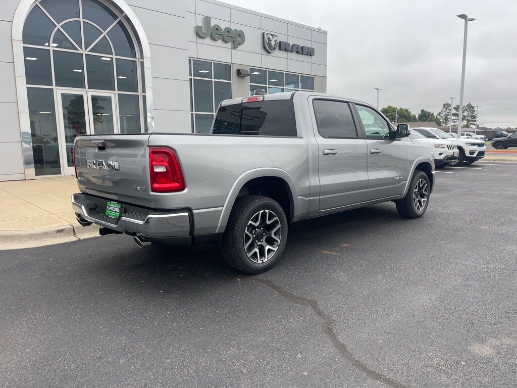 2025 Ram 1500 Laramie photo 3