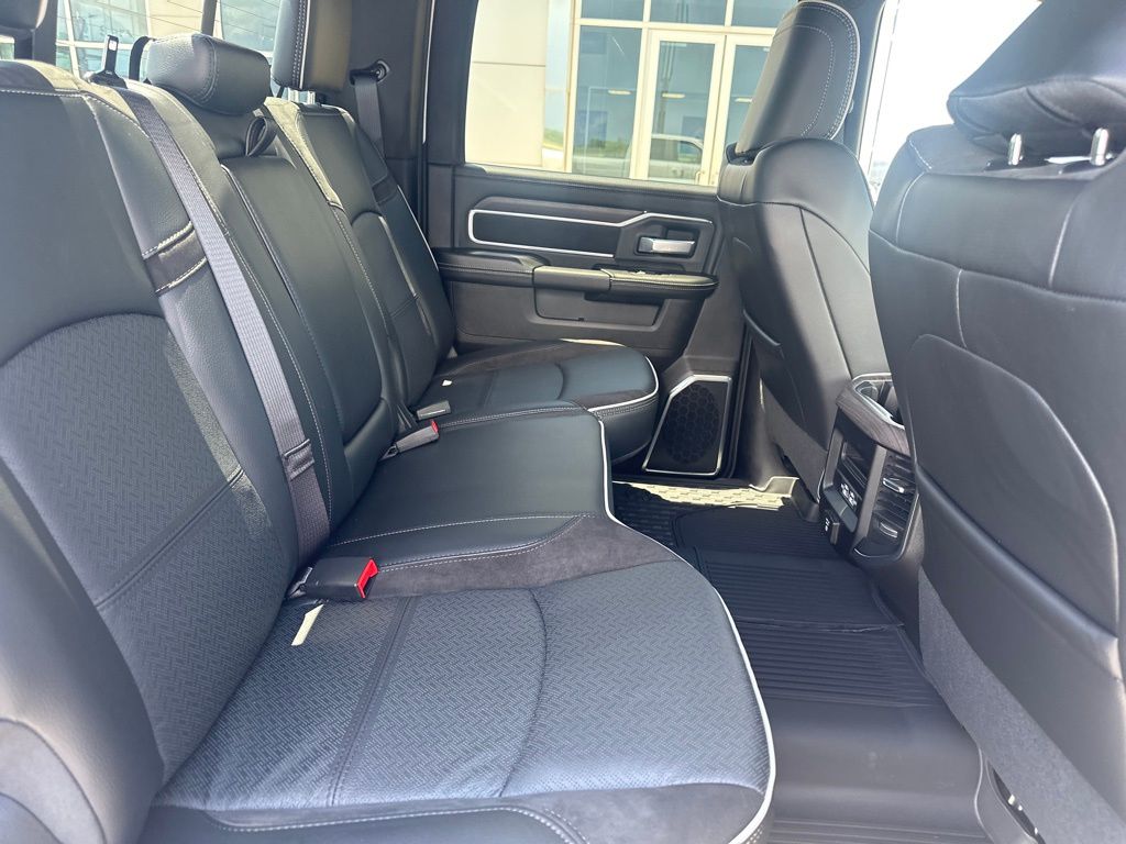 2025 RAM 2500 Laramie - Photo 15
