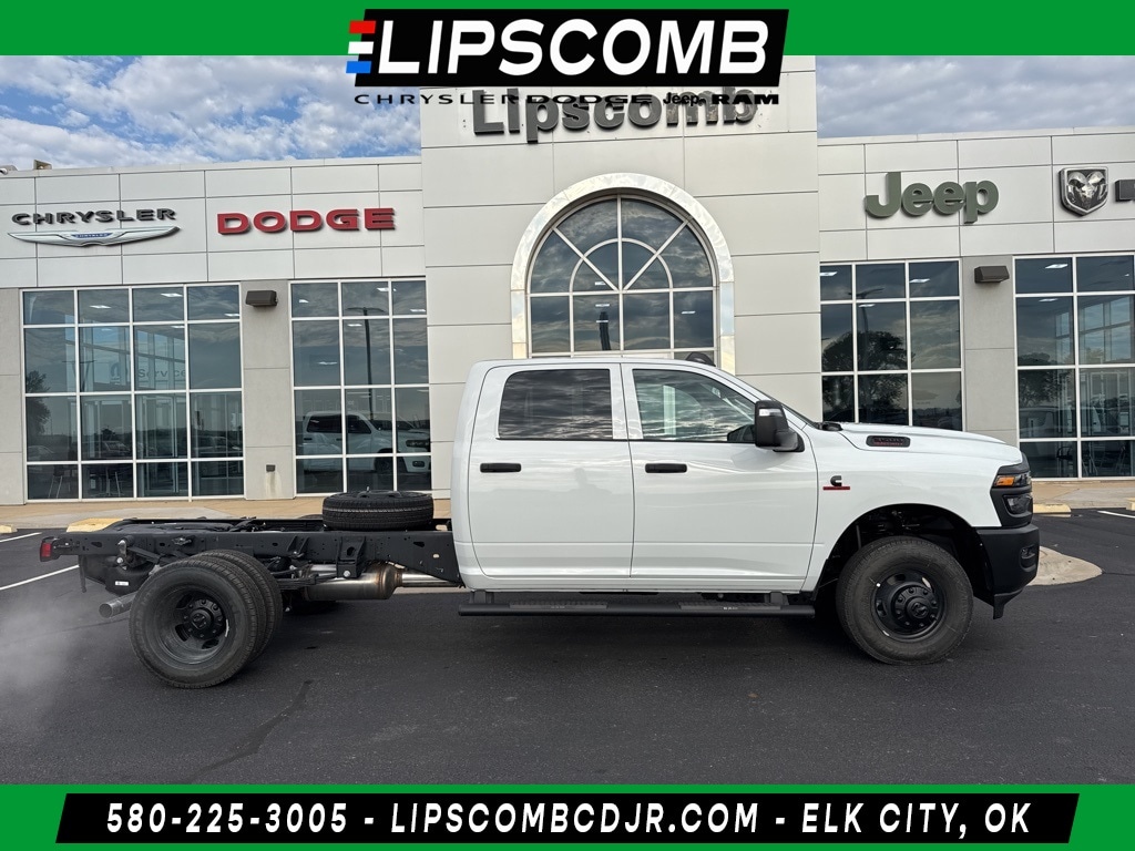 New 2026 Ram 3500 Chassis Cab TRADESMAN CREW 4X4 60' CA Pickup