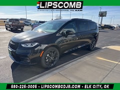 2026 Chrysler Pacifica Select Passenger Van