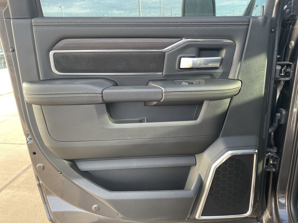 2026 RAM 2500 Laramie - Photo 31