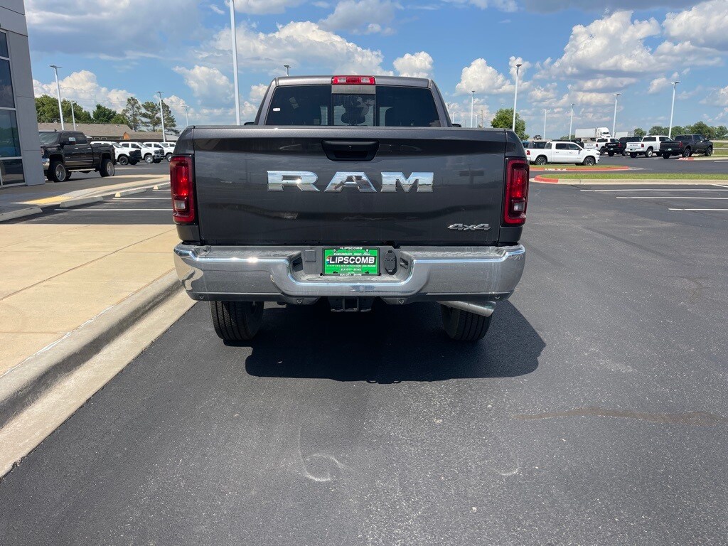 2025 Ram 2500 Tradesman photo 3