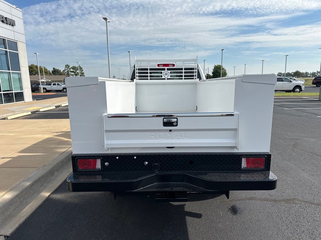 View vehicle photo 7