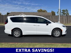 2025 Chrysler Pacifica SELECT Passenger Van