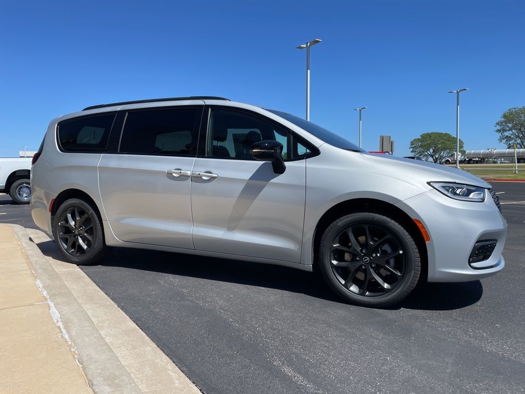 2026 Chrysler Pacifica