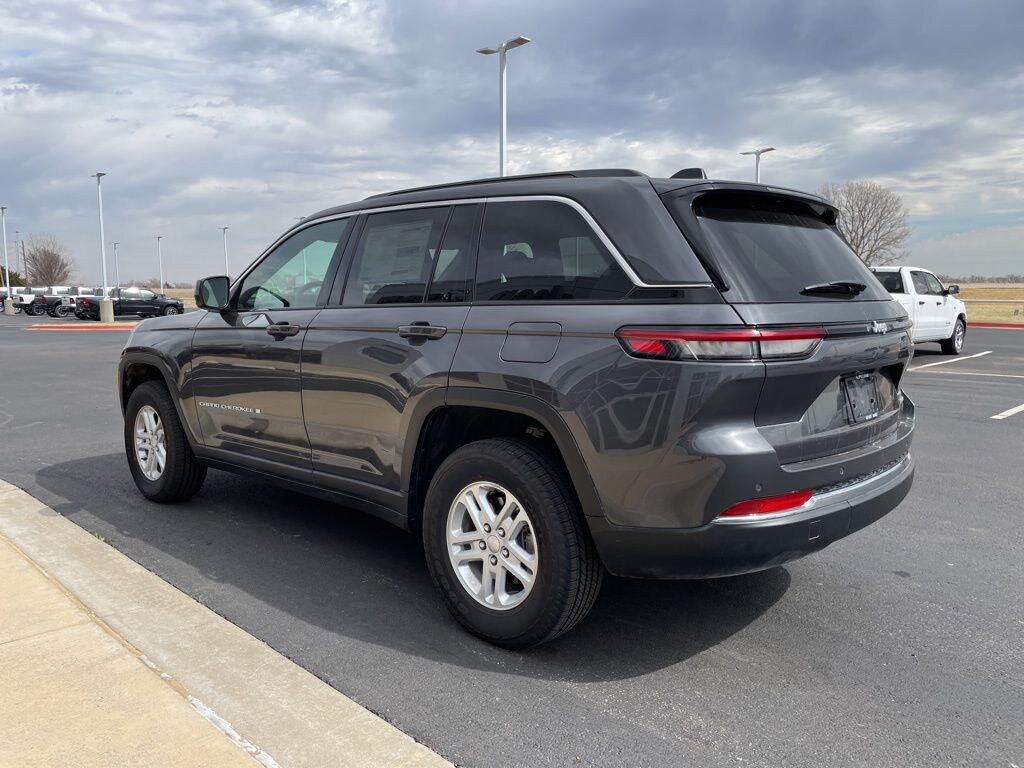 New 2025 Jeep Grand Cherokee Laredo Sport Utility
