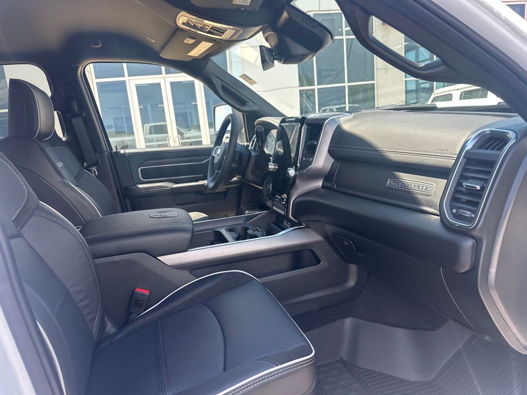 2025 RAM 2500 Laramie - Photo 12