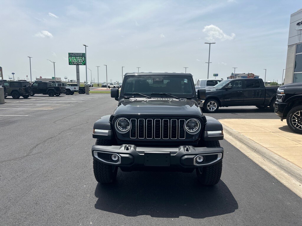 2025 Jeep Wrangler Sahara photo 2