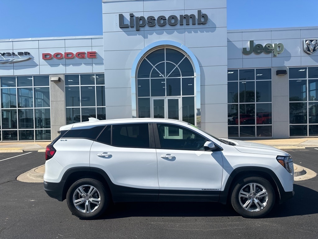 2024 GMC Terrain SLE's photo