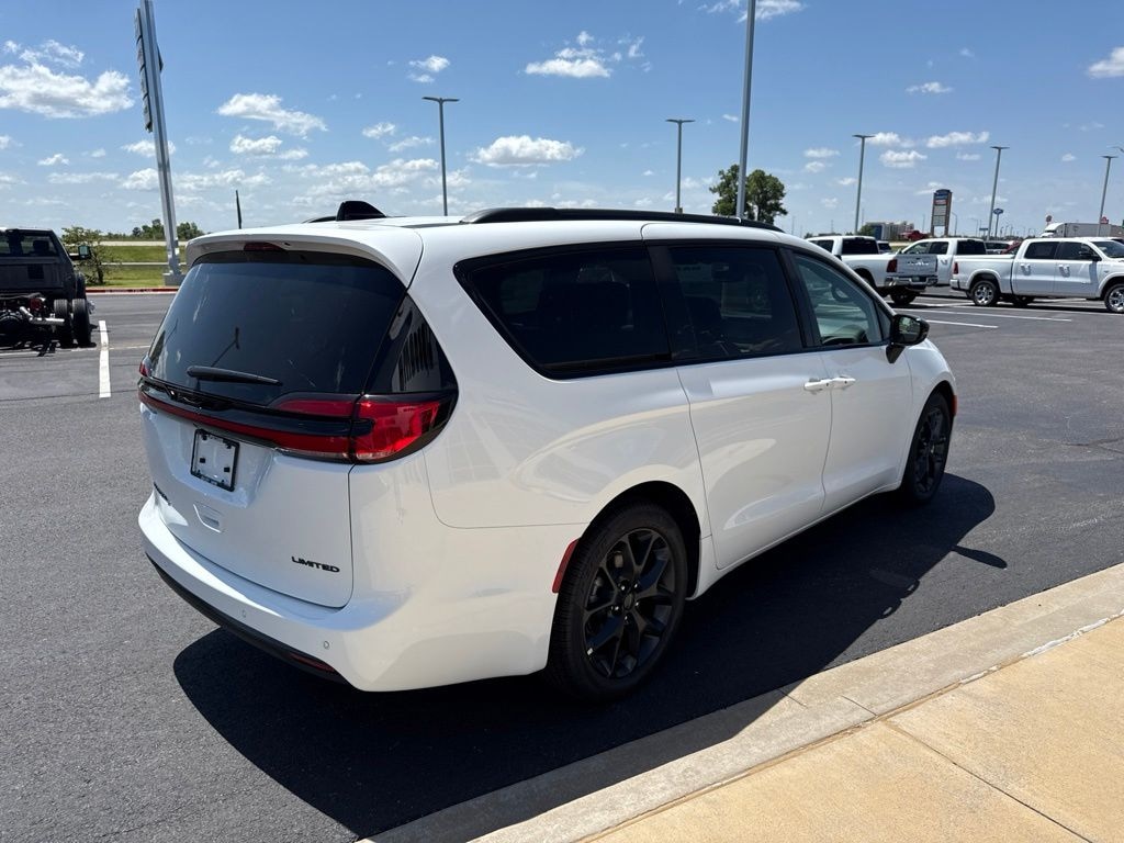 New 2027 Chrysler Pacifica Limited S Passenger Van