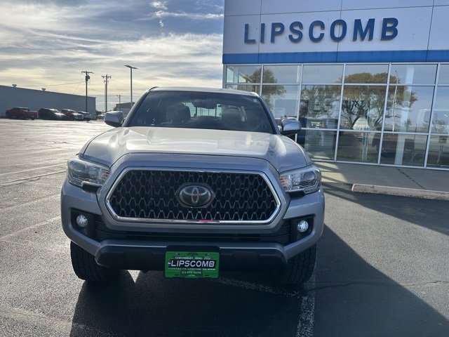 2019 Toyota Tacoma TRD photo 2