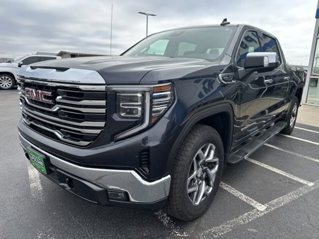 Used 2022 GMC Sierra 1500 SLT Truck