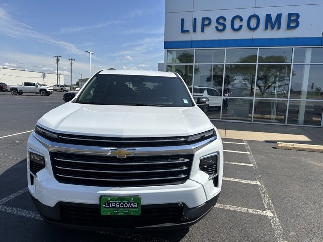 2026 Chevrolet Traverse photo 2