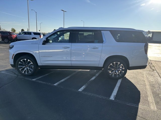 2026 Chevrolet Suburban High Country photo 4