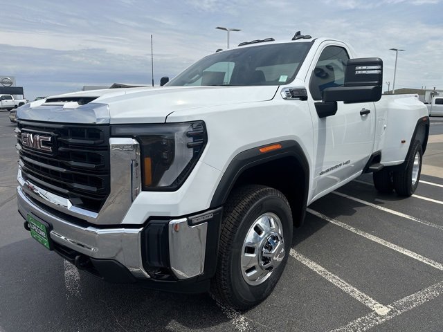 2025 Gmc Sierra 3500 HD Pro photo 2