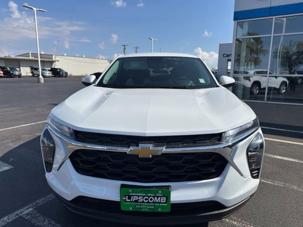 New 2026 Chevrolet Trax LS SUV
