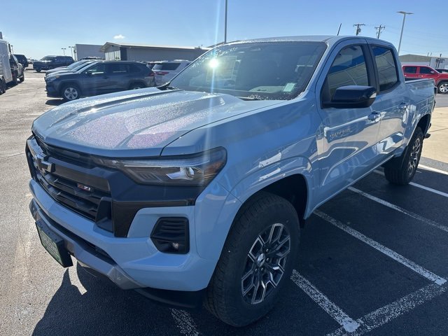 2025 Chevrolet Colorado Z71 photo 3