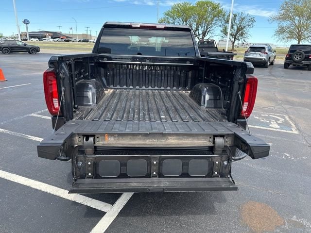 2024 GMC Sierra 1500 SLT - Photo 9