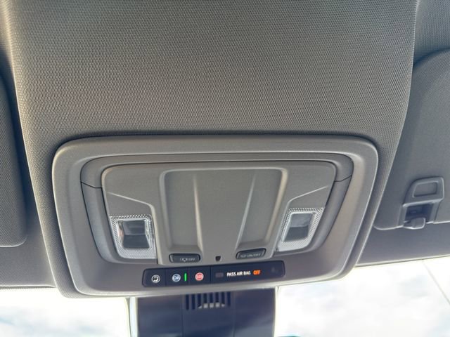 2024 GMC Sierra 1500 SLT - Photo 18