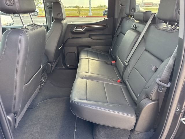 2024 GMC Sierra 1500 SLT - Photo 20