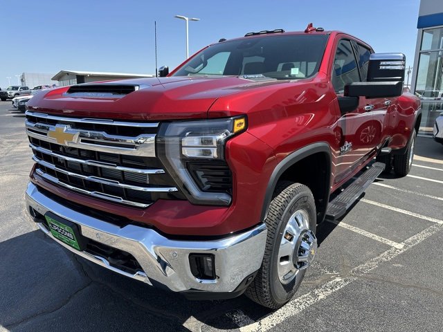 2025 Chevrolet Silverado 3500HD LTZ photo 4