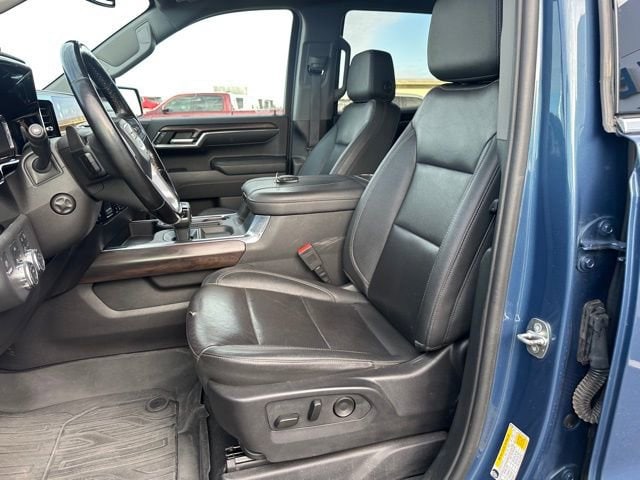 2024 GMC Sierra 1500 SLT - Photo 9