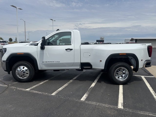 2025 Gmc Sierra 3500 HD Pro photo 3