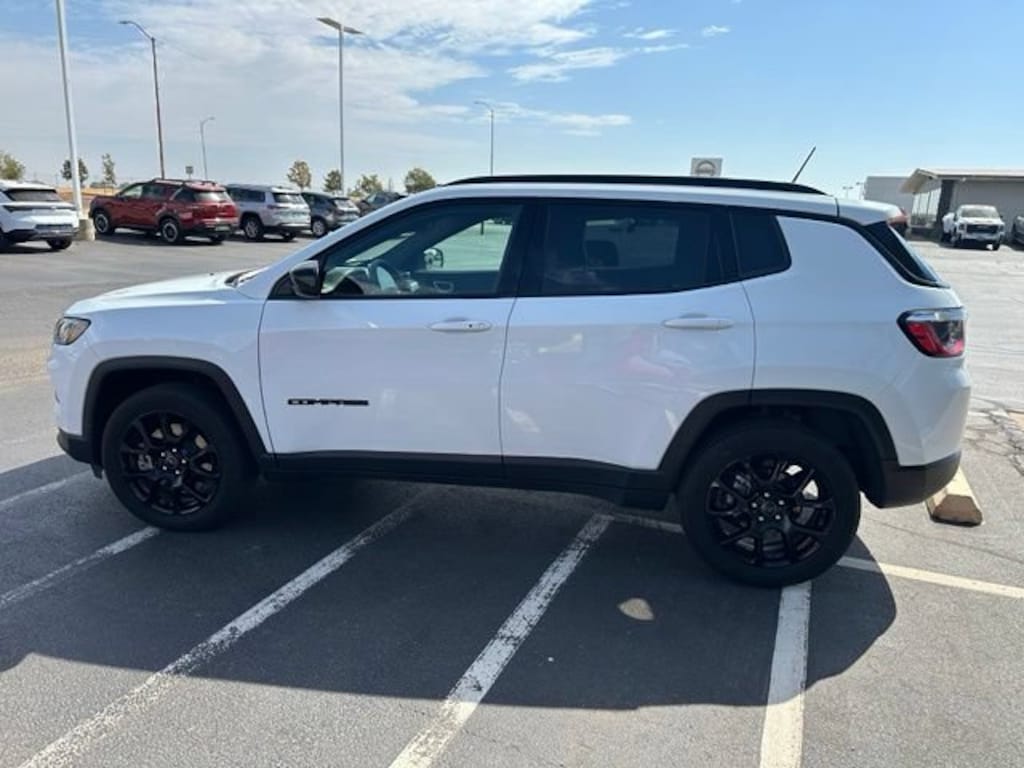 Used 2025 Jeep Compass Latitude