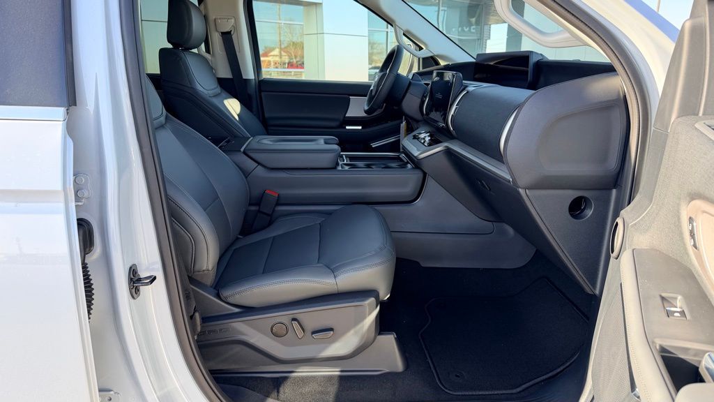 2026 Ford Expedition Active - Photo 17