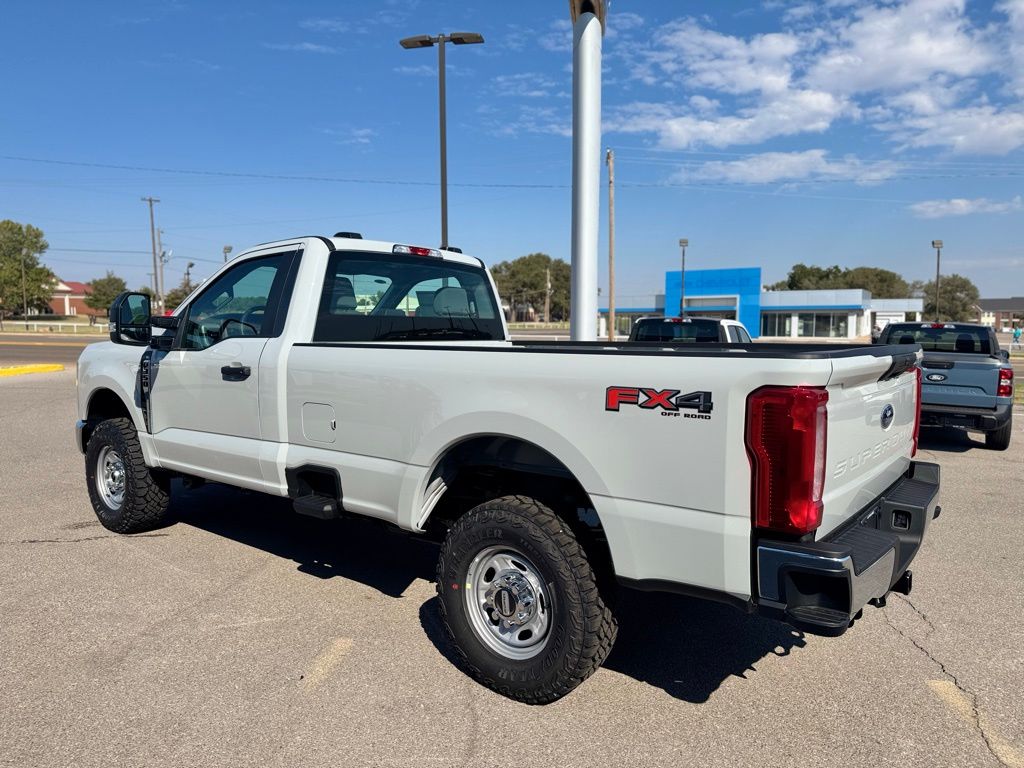 2026 Ford F-350 Super Duty XL - Photo 9