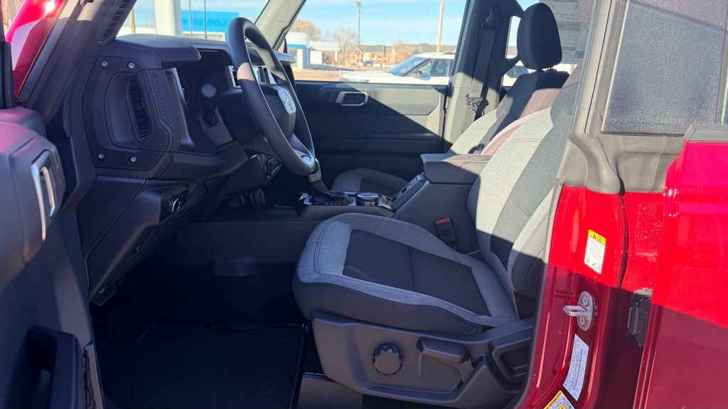 2025 Ford Bronco 4-Door Base - Photo 19