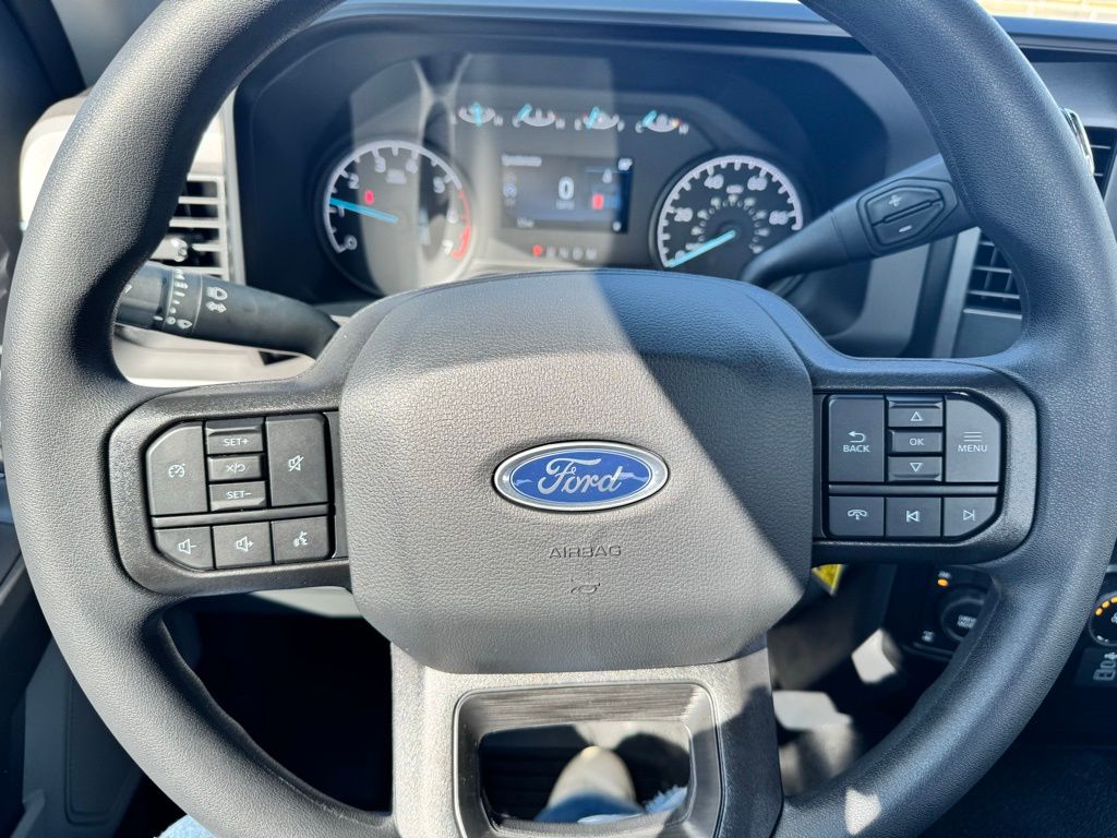 2026 Ford F-350 Super Duty XL - Photo 14