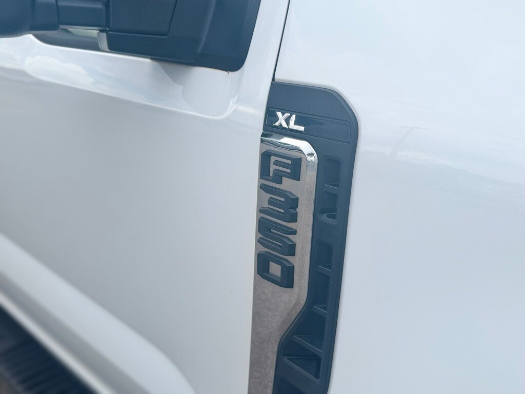 2024 Ford F-350 XL photo 2