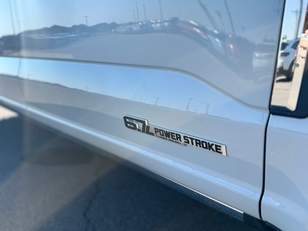 2026 Ford F-350 Lariat photo 3