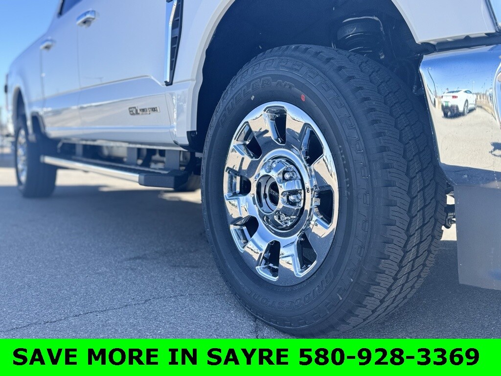 2025 Ford F-250 Lariat photo 2