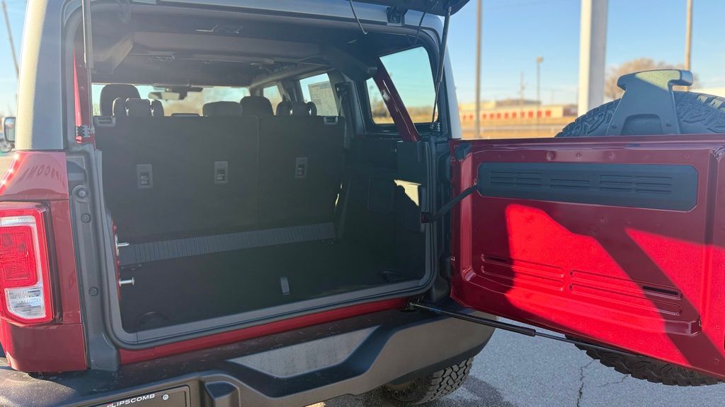 2025 Ford Bronco 4-Door Base - Photo 11