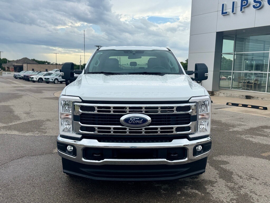 2025 Ford F-250 XLT photo 4
